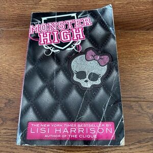 Monster High By: Lisi Harrison Paperback book